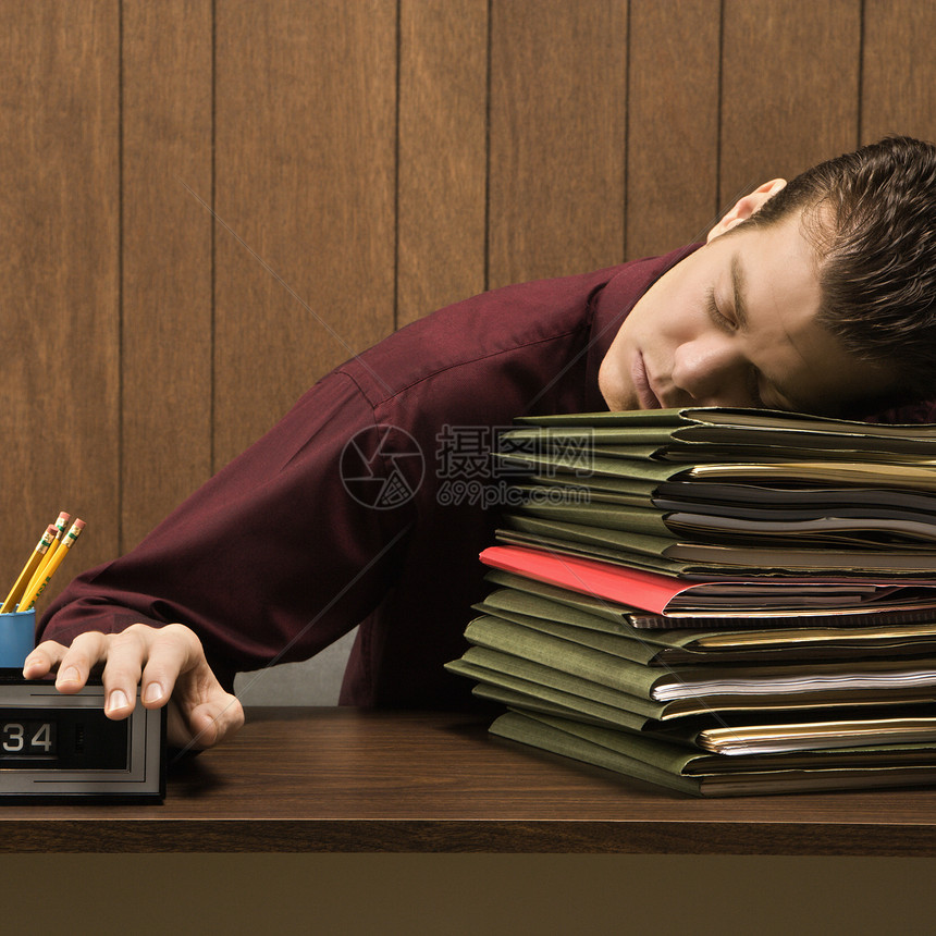 商务人士睡觉员工职业文件夹办公室睡眠风格男性商业经理男人图片