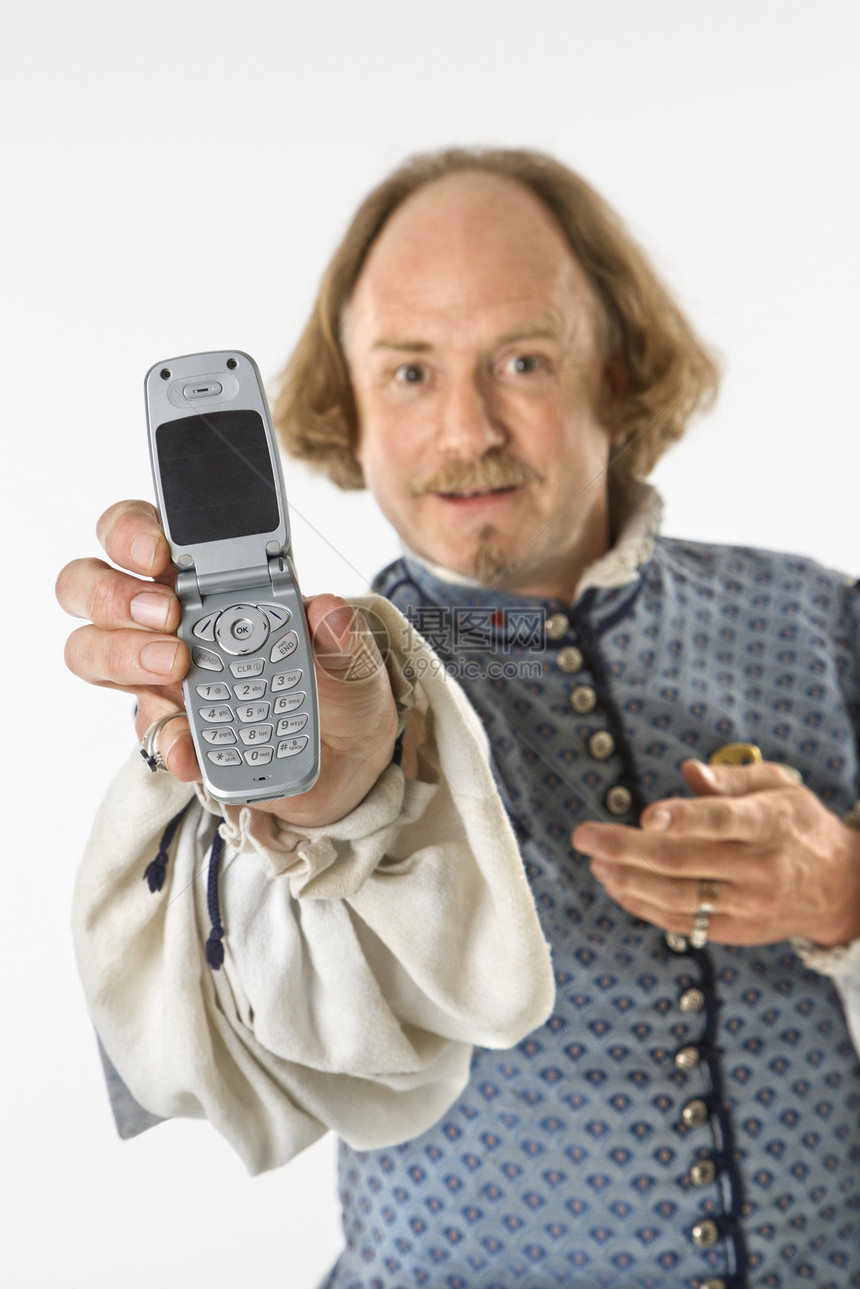 莎士比亚拿着手机图片