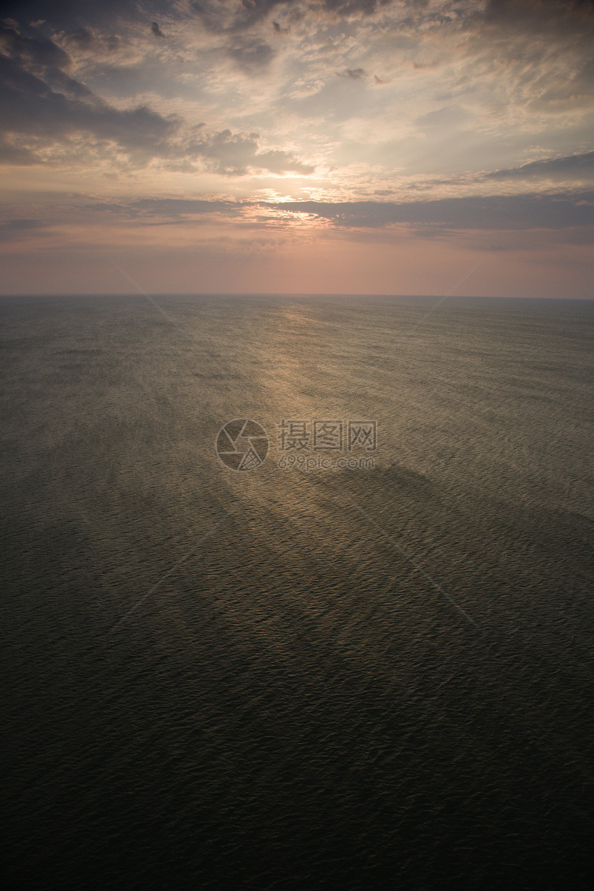 日出在海洋之上海景海滩风景日落地平线海岸天空照片太阳图片
