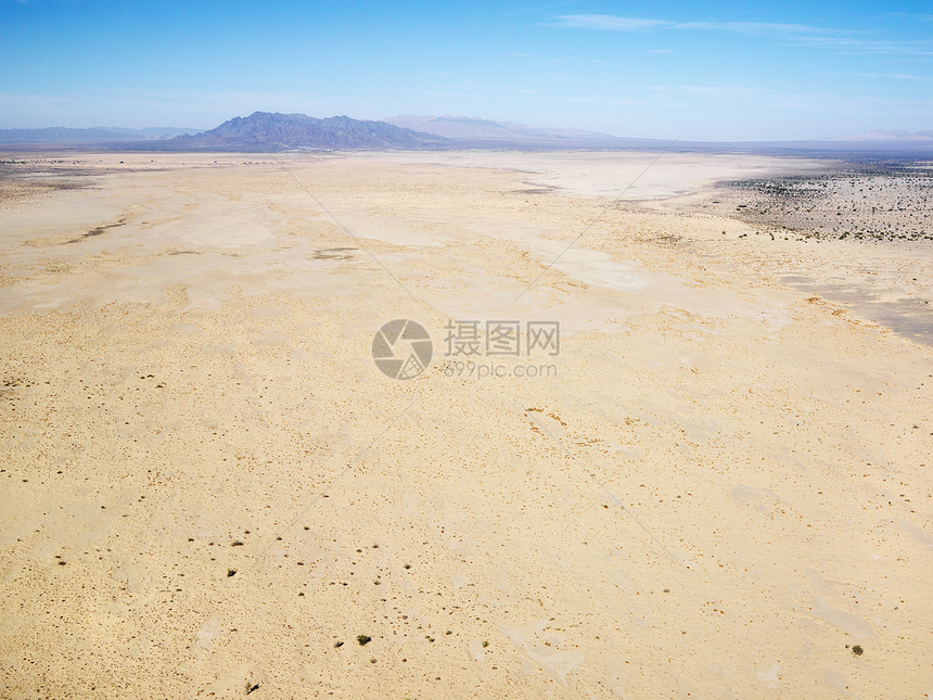 沙漠和山岳干旱地平线天线灰尘鸟瞰图旅行照片热带山脉图片