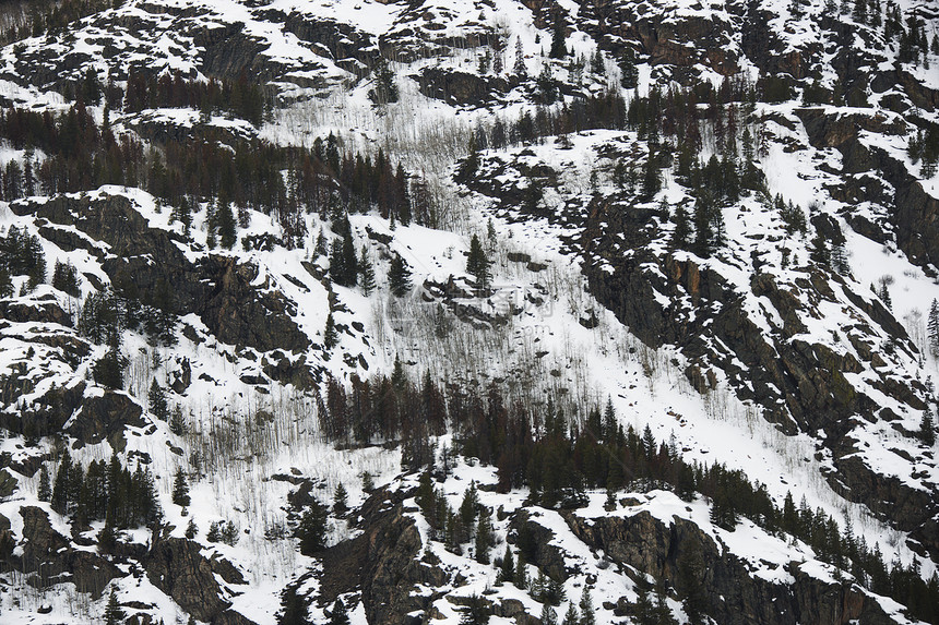 雪覆盖了山边角度风景季节鸟瞰图石头岩石地形水平农村天气图片
