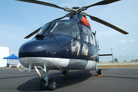 直升机坪大型蓝型大直升机背景