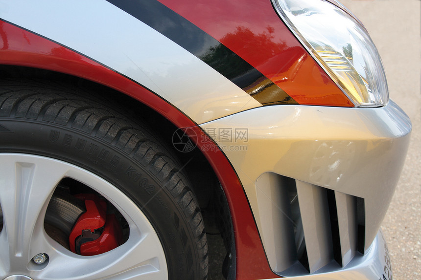 汽车调音金属红色改装鼻子白色车辆车轮反射刹车块黑色图片