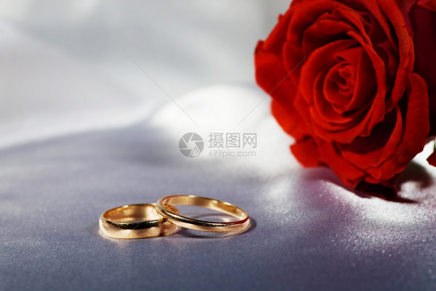 戒指卡片脆弱性玫瑰珠宝订婚婚礼夫妻礼物柔软度庆典图片