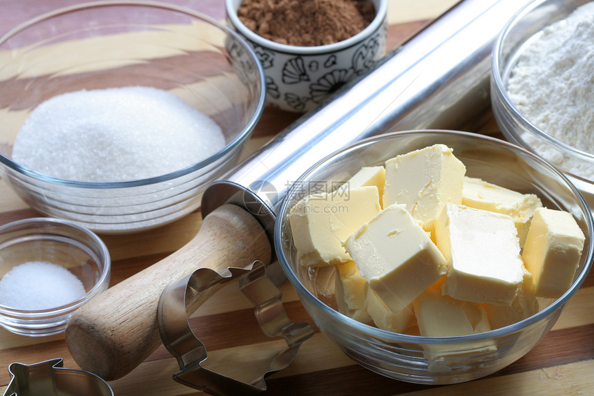 饼干的成分黄油食物厨房白色餐具木头可可烘烤擀面杖工具图片