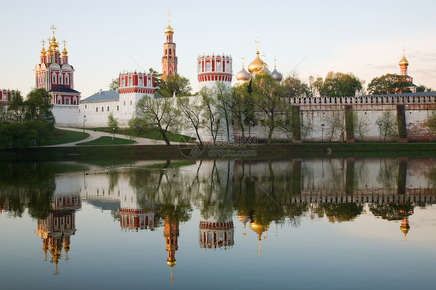 Novodevichy女修道院旅游宗教历史教会旅行大教堂天空新圣女圆顶首都图片