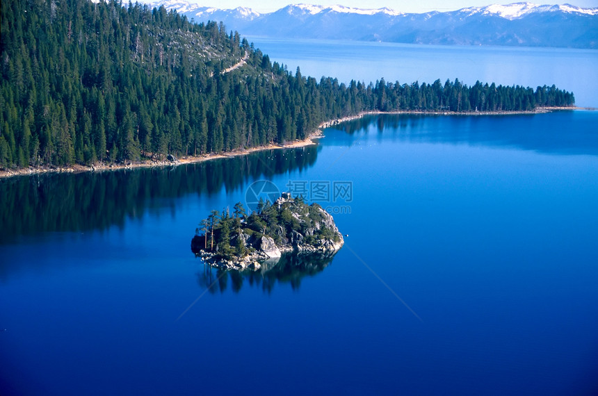 塔霍湖淡水滑雪度假村游客旅行全景公园娱乐景点山脉图片