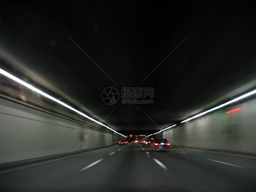 夜间隧道小路运动场景汽车街道出口车辆头灯条纹黑暗图片