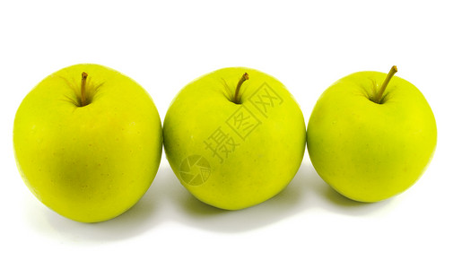 白色上三个新鲜苹果背景图片