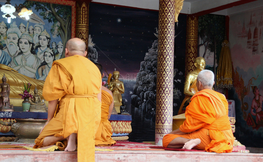 佛教和佛教僧侣祷告奉献上帝信仰冥想寺庙传统哲学精神教会图片