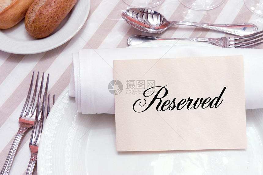 准备金桌子台面盘子餐具储备用餐婚礼设置餐厅桌面图片