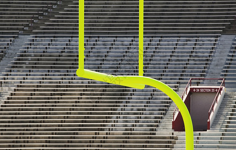 目标职位和空站游戏足球竞技场观众日志绿色运动大学楼梯门柱背景图片