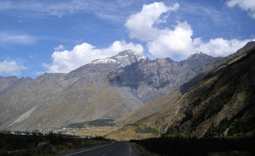 山上的道路天堂顶峰天空爬坡图片