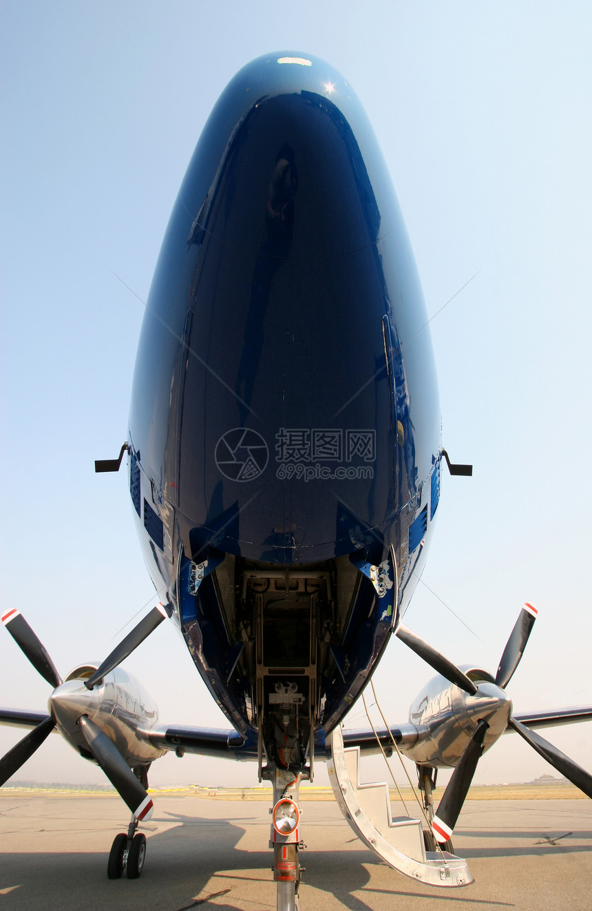 国内旅行金属力量运输机身飞行员速度蓝色齿轮刀片图片