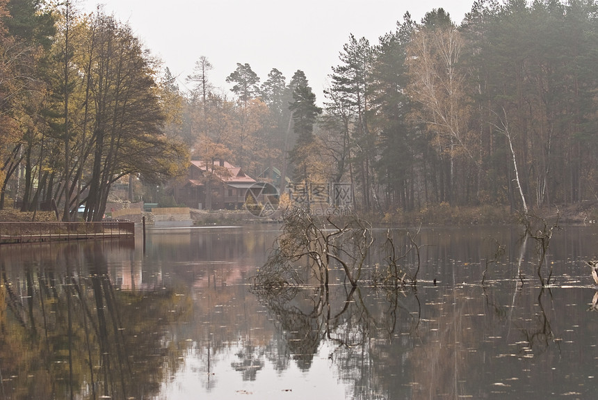 木湖木头休息度假图片