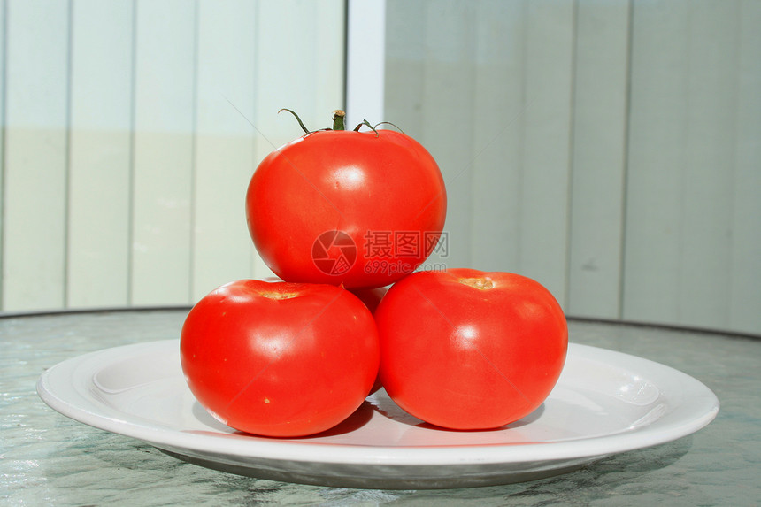 红番茄制品陶瓷沙拉白色拼盘收成蔬菜红色食物盘子图片