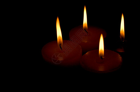 四根蜡烛背景图片