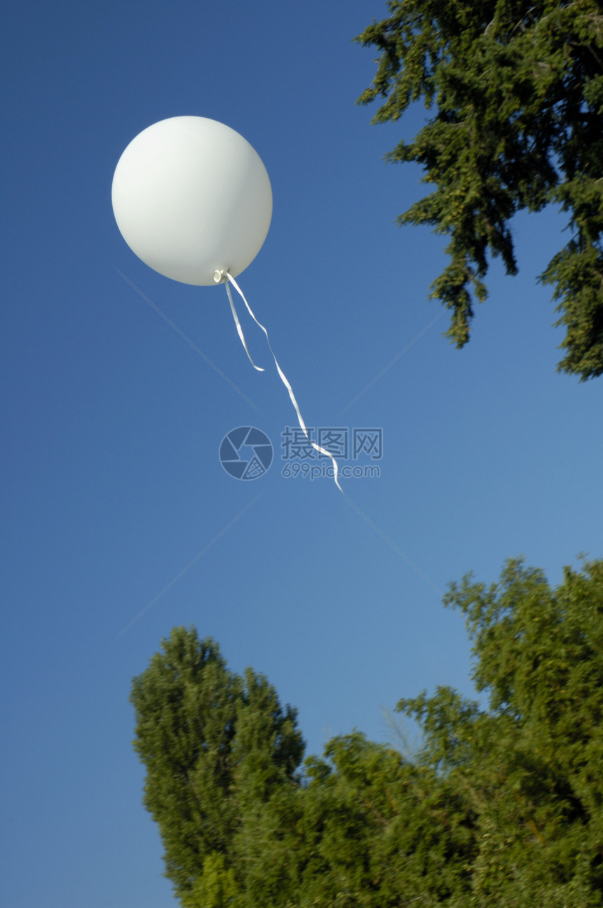 逃离气球漂移空气损失白色远航孩子冒险逃犯旅行蓝色图片