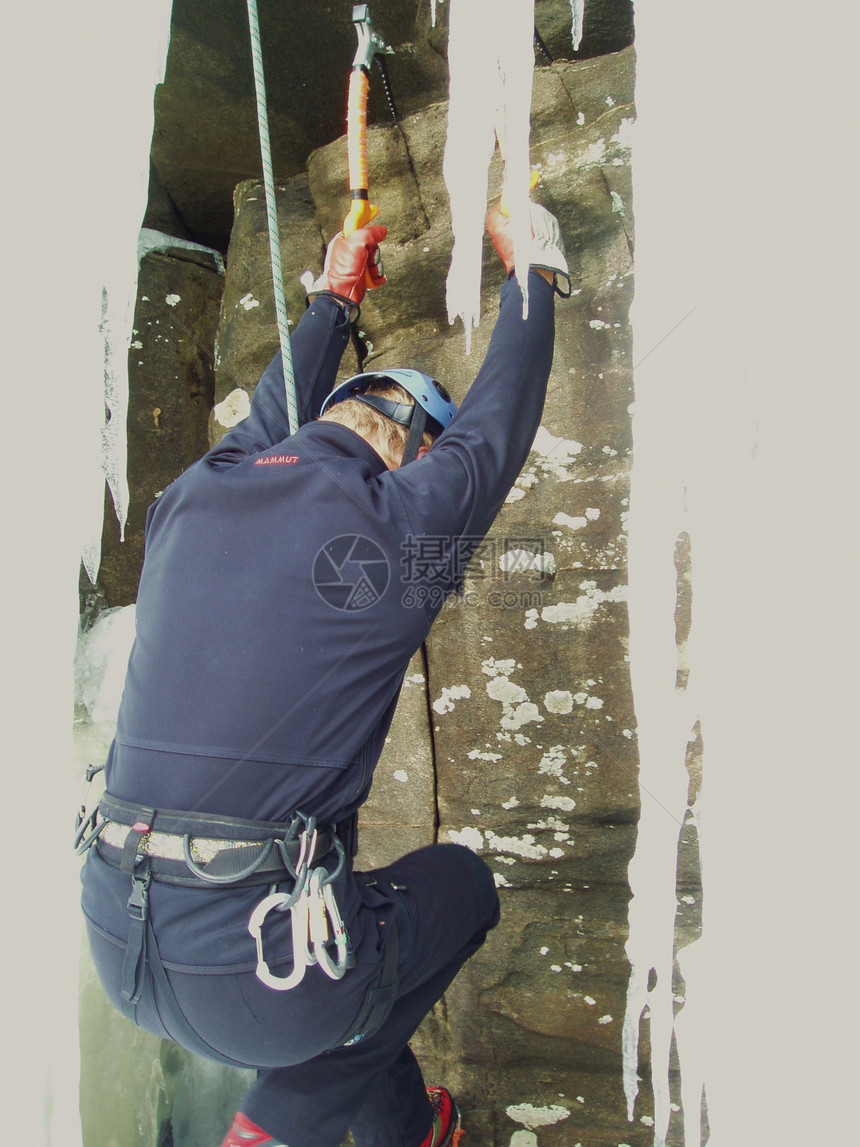 升冰工具冰镐岩石福利朋友们行动安全高度清晰度摩擦图片