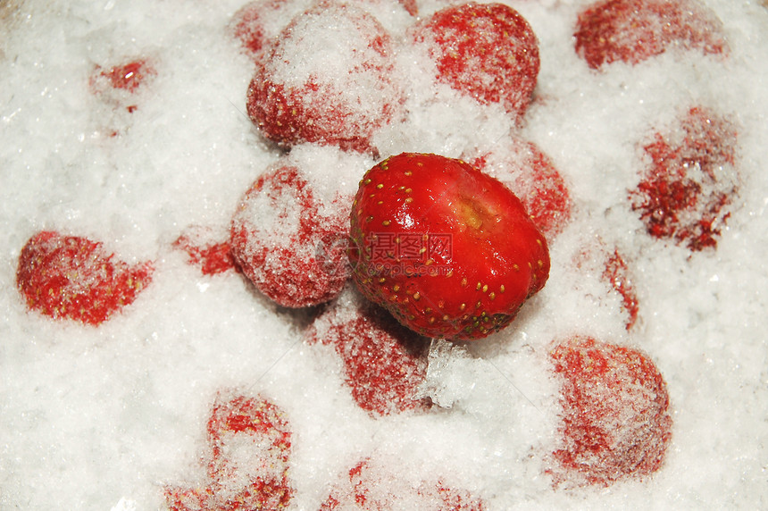草莓水果红色白色营养图片