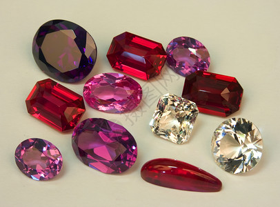 宝石红色面对的石头钻石财富立方体矿物宝石宝藏奢华红色珠宝商珠宝背景