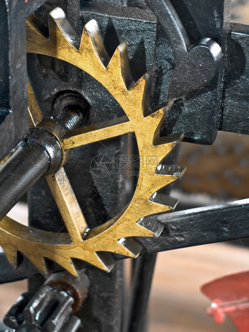 时钟工作传动修理装置齿轮青铜黄铜古董车轮发条进步图片