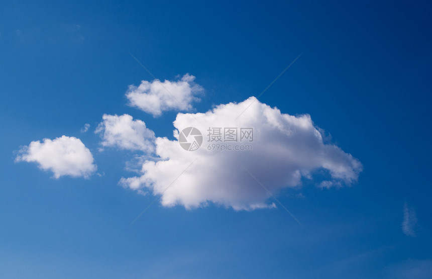 一个云自由天空图片