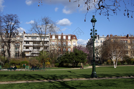 军事学院巴黎Pierre Loti大道背景