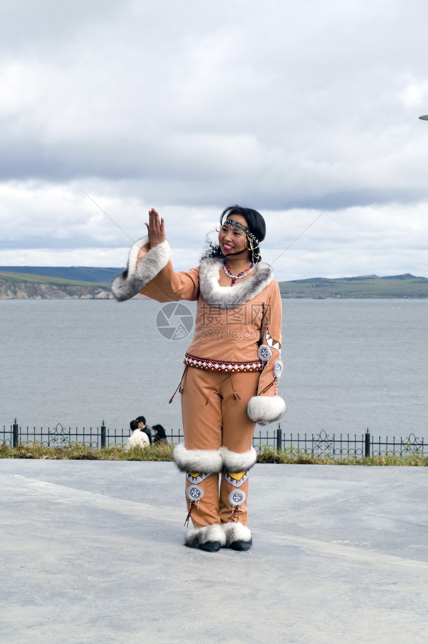 中千女人民间国家舞蹈家天空女士珠饰地平线文化皮革国籍图片