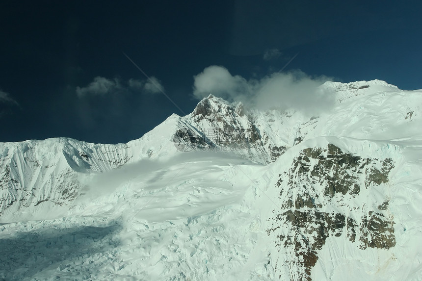 兰戈圣以利亚国家公园远足森林小路公园爬坡背包风景顶峰远景场景图片