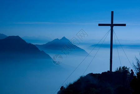 黄光高山景观背景图片