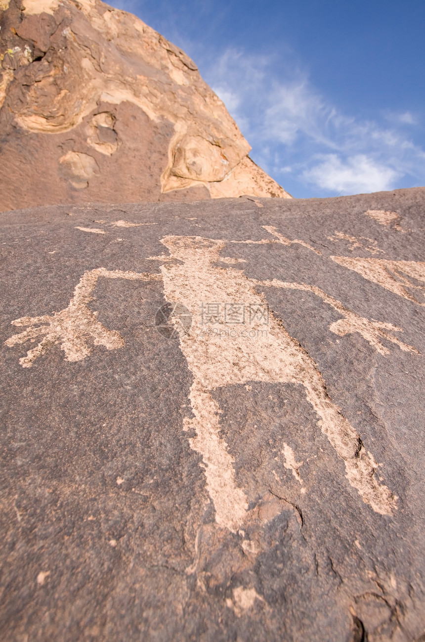 阿纳萨齐峡谷的Petroglyphs历史文化涂鸦原住民雕刻品文明岩画图片