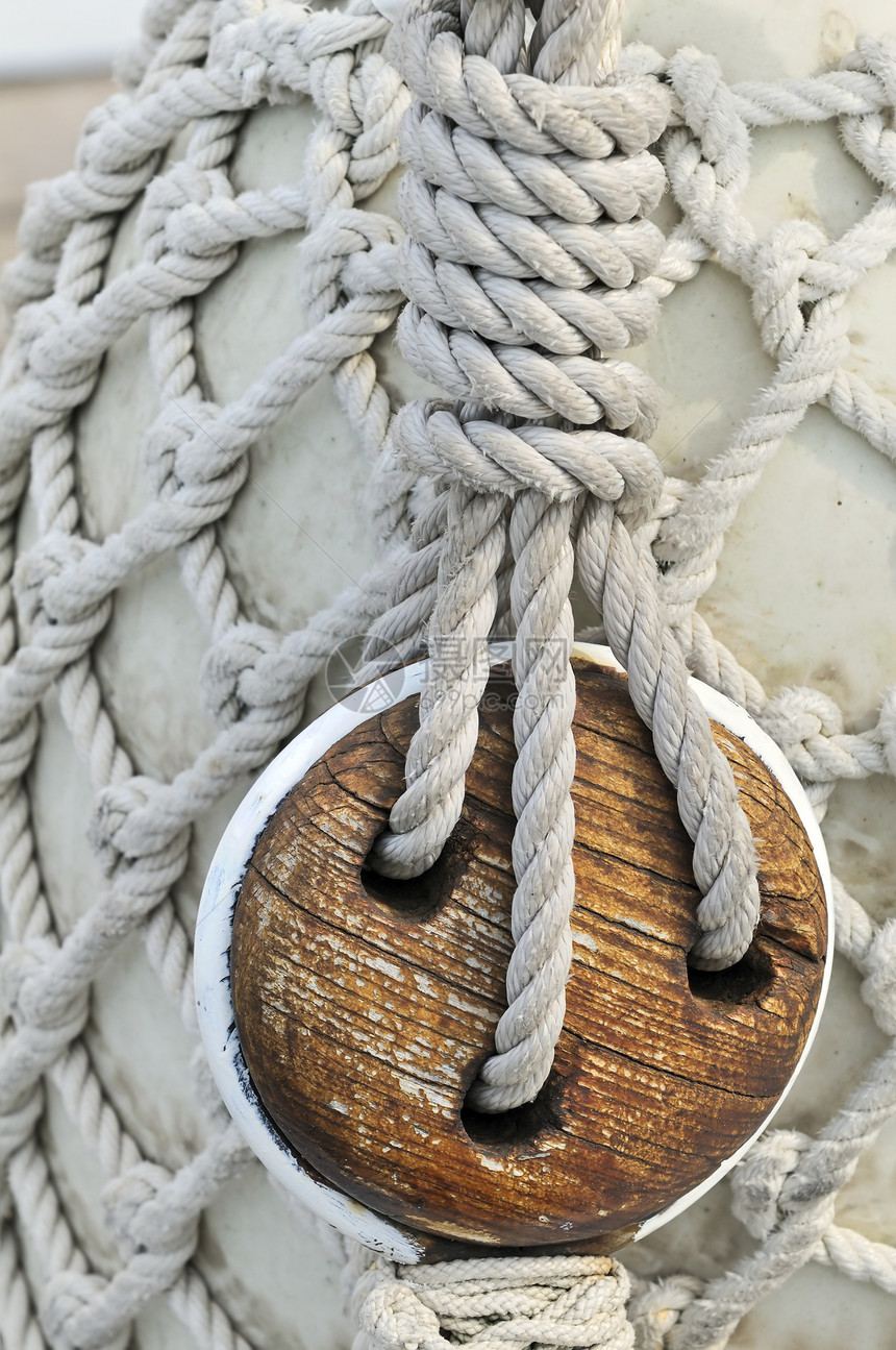 旧木块木头航海绳索港口帆船血管索具棕色工具滑轮图片