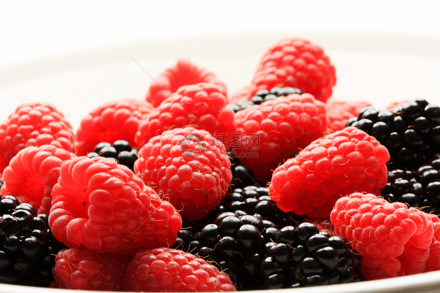 甜甜盘碗灯光红色食物工作室健康饮食饮料白色水果生活方式浆果图片