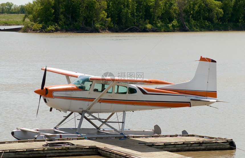 小平面e航空浮桥水上飞机运输港口丛林浮力乡村漂浮飞机图片