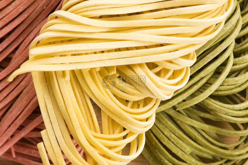 意大利面菠菜面条旗帜生产生活绿色食品红色三色黄色图片