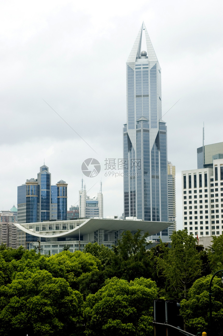 上海     现代建筑的概观中心住宅树木摩天大楼正方形酒店城市图片