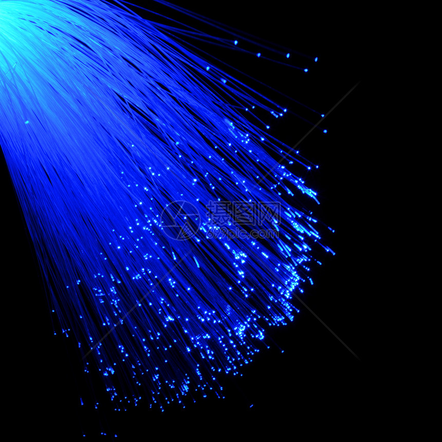 互联网或数据概念网络光纤技术电子产品黑色蓝色电缆高科技光学科技图片