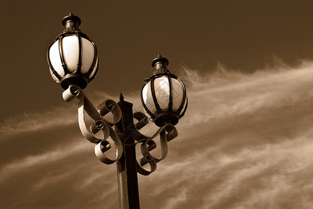 老旧灯笼灯杆灯柱街道玻璃古董邮政路灯照片天空灯泡背景图片