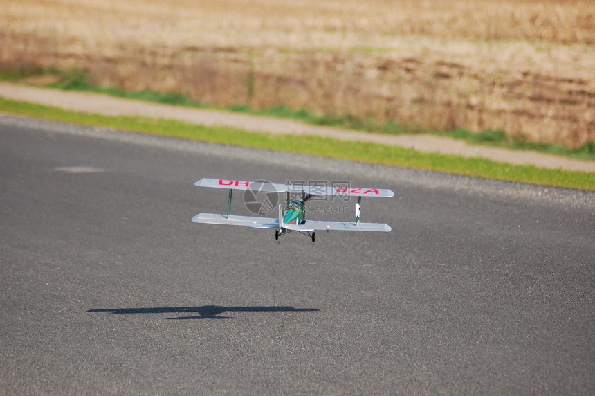 平平面飞机玩具遥控双翼航空翅膀闲暇飞行历史交通图片