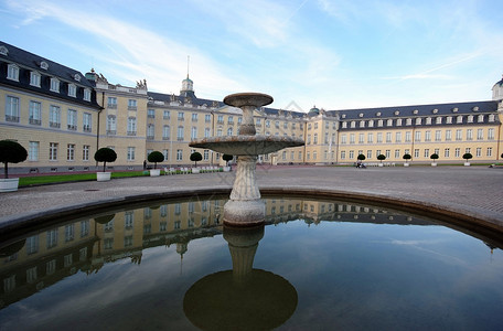 卡尔斯鲁厄宫主权花园风格贵族别墅建筑城堡建筑学王子房子背景图片