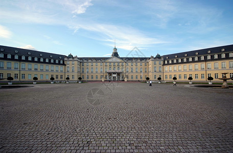卡尔斯鲁厄宫花园建筑房子风格王子别墅主权庄园城堡贵族背景图片