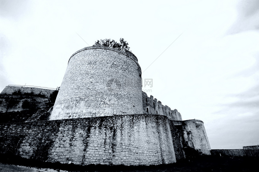 胡亨内芬城堡斗争贵族骑士堡垒废墟建筑残骸房子黑暗时代石头图片