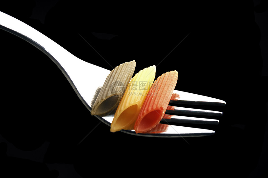 叉口上的意大利面食菜单美食餐巾制品盘子用餐餐具饮食金属食品图片