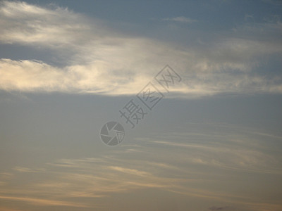 蓝色天空和白云粉色日落射线太阳橙子背景图片
