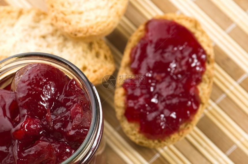 早餐樱桃果酱烤面包桌子浆果维生素饮食营养甜点盘子水果食物美食图片