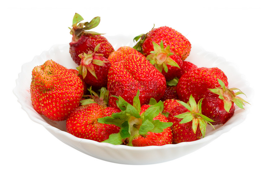 盘子上有很多草莓白色甜点食物红色健康团体浆果叶子图片