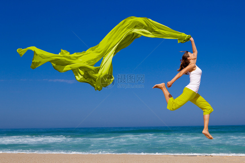 跳跃天空运动活力女孩女性喜悦织物组织海洋丝绸图片