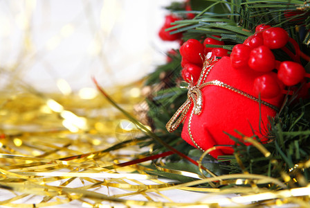 圣诞节装饰品蓝色金属礼物白色红色庆典枝条装潢背景图片