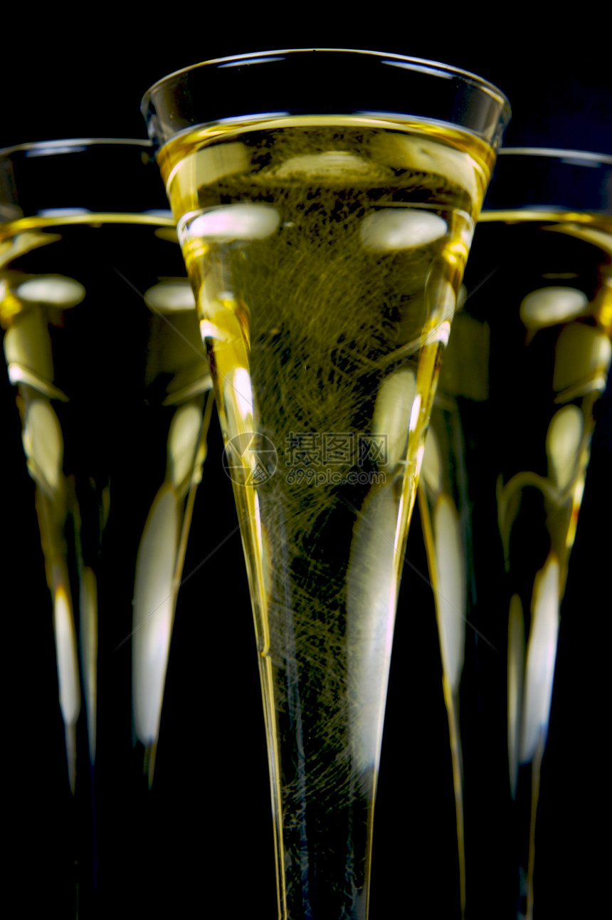 闪耀的葡萄酒眼镜酒精白色玻璃黑色派对庆典饮料图片